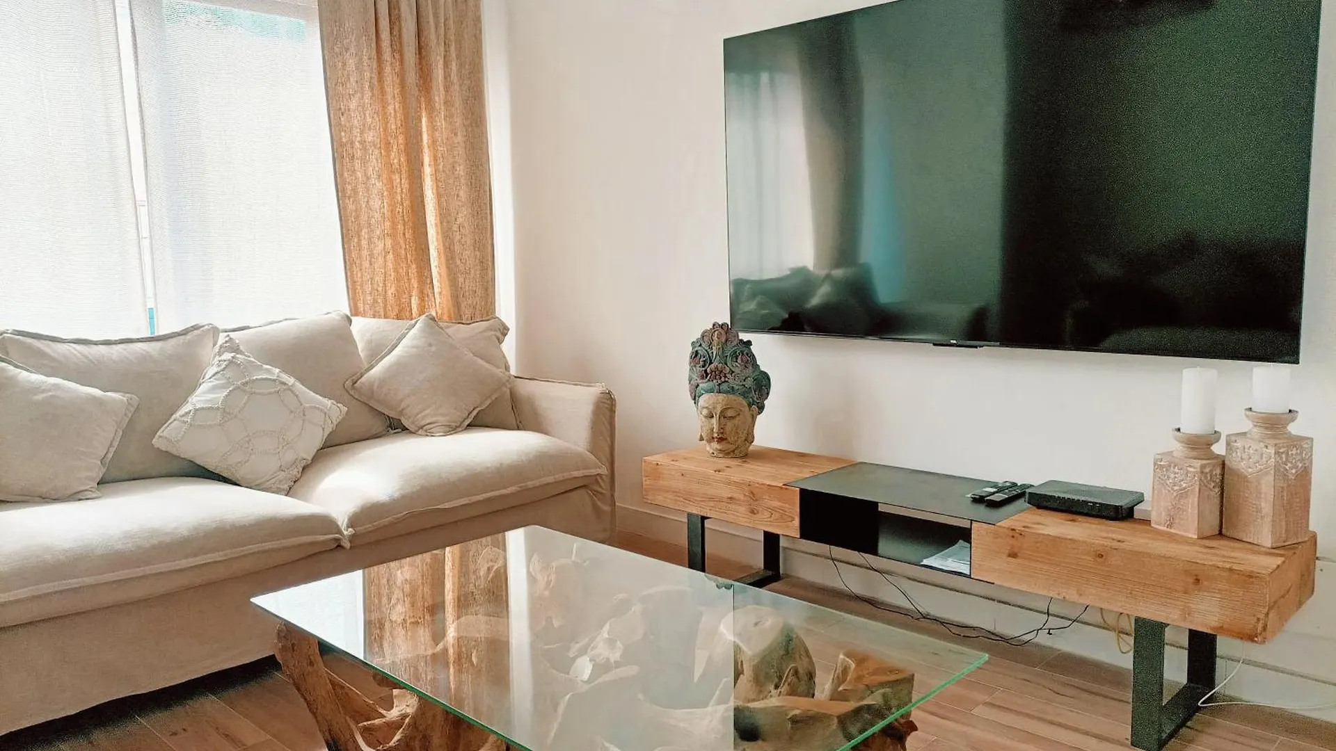 Guest house Chakra House Fuerteventura - Affordable Rooms In A Cozy Guesthouse Corralejo