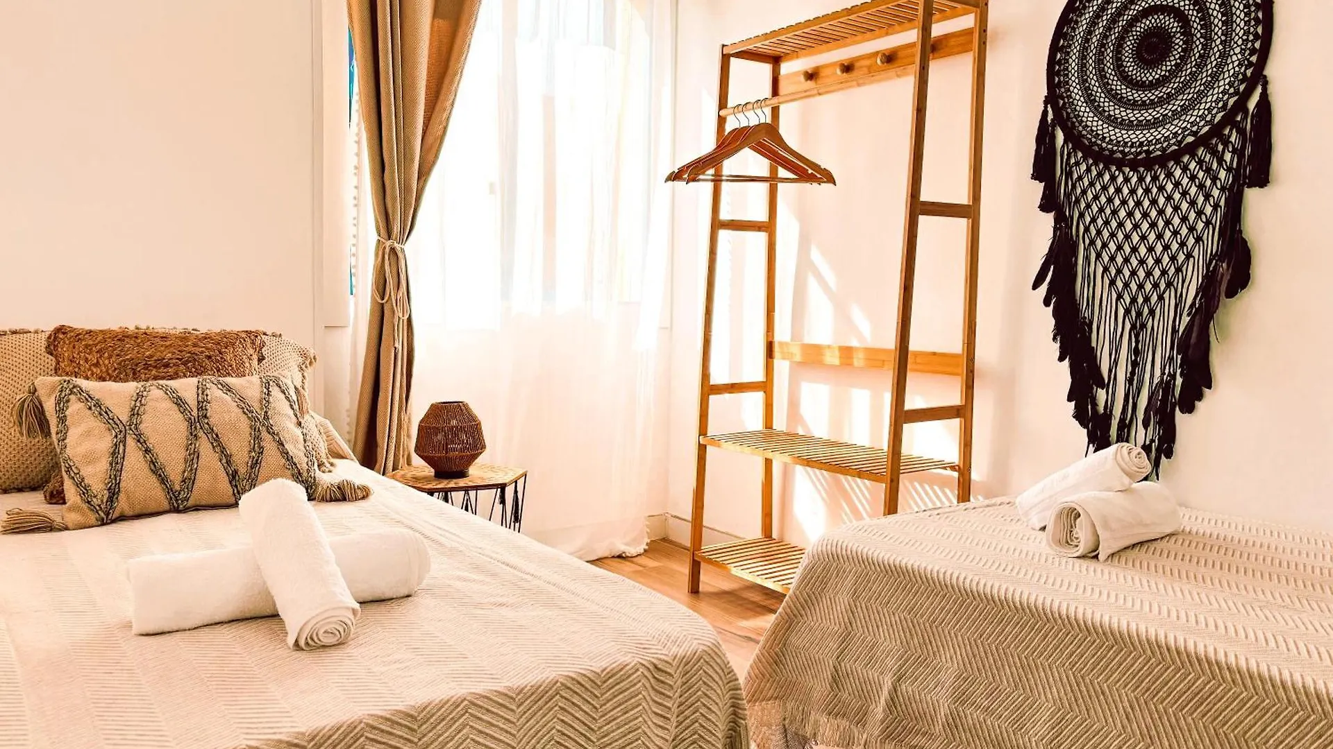Gasthof Chakra House Fuerteventura - Affordable Rooms In A Cozy Guesthouse Corralejo