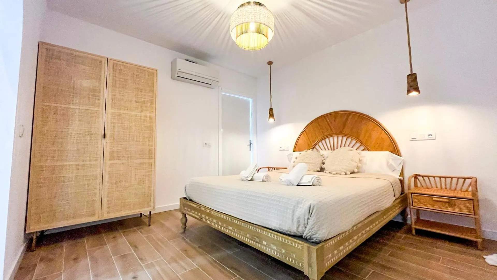 Chakra House Fuerteventura - Affordable Rooms In A Cozy Guesthouse Corralejo