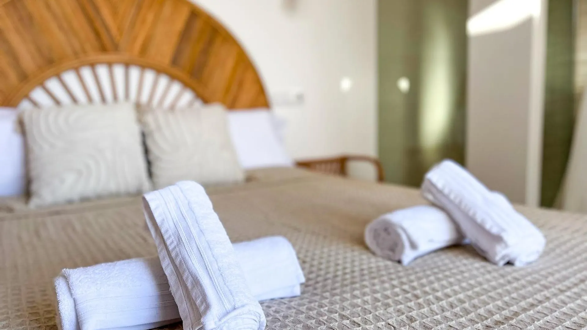Chakra House Fuerteventura - Affordable Rooms In A Cozy Guesthouse Corralejo Spain